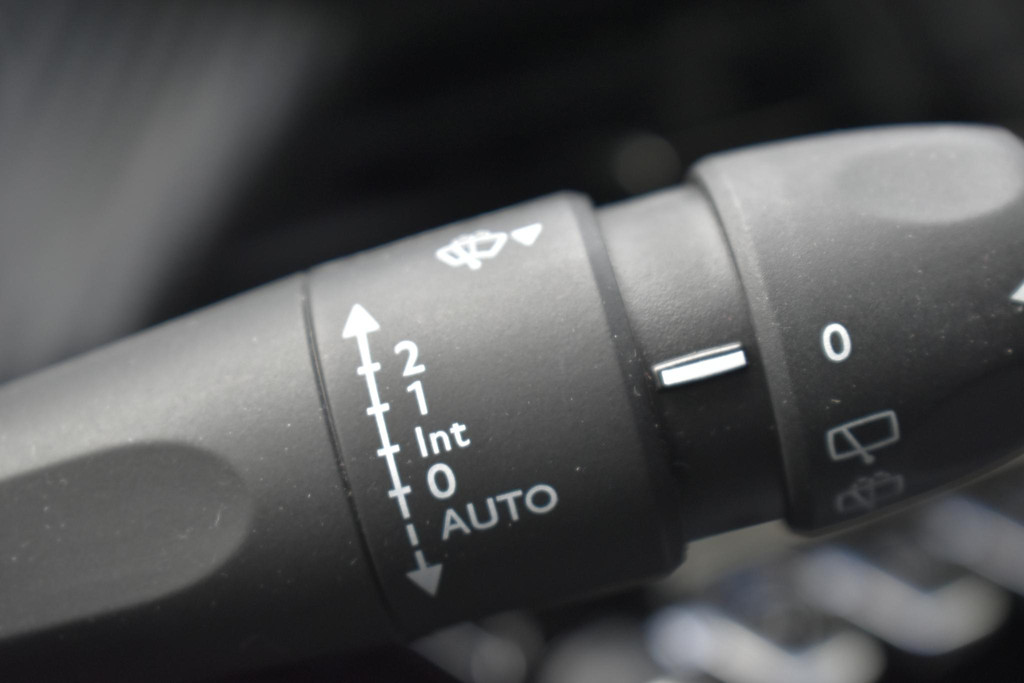 Peugeot e-2008 (T628JK) met abonnement