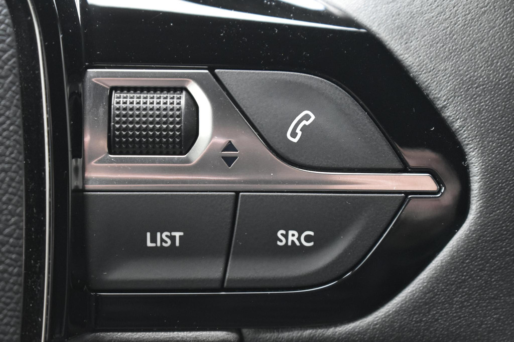 Peugeot e-2008 (T628JK) met abonnement