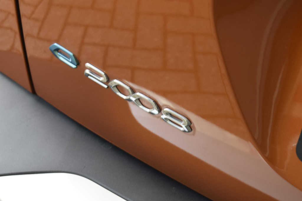 Peugeot e-2008 (T628JK) met abonnement