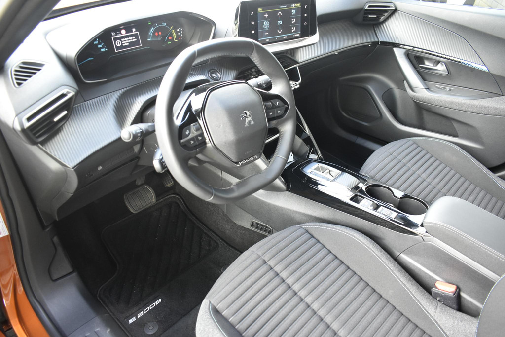 Peugeot e-2008 (T628JK) met abonnement