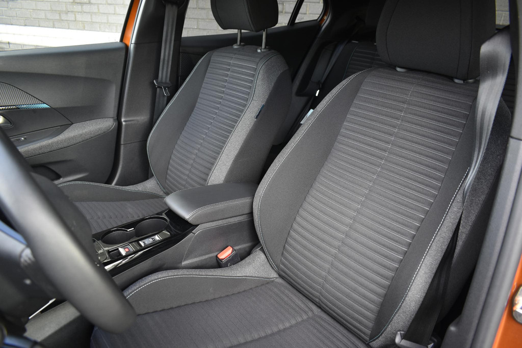 Peugeot e-2008 (T628JK) met abonnement