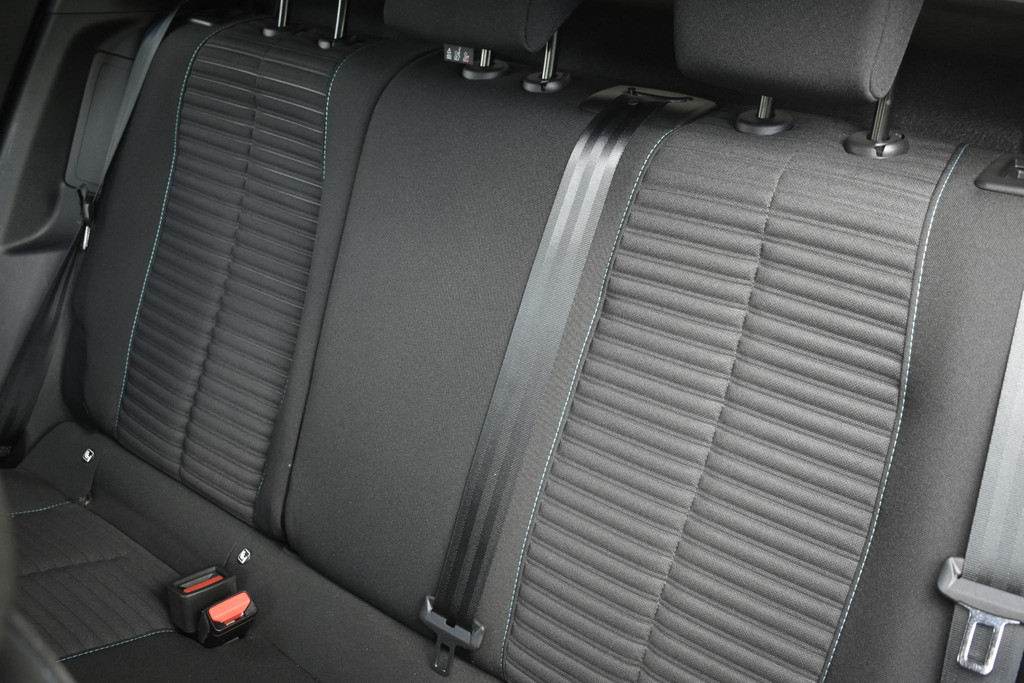 Peugeot e-2008 (T628JK) met abonnement