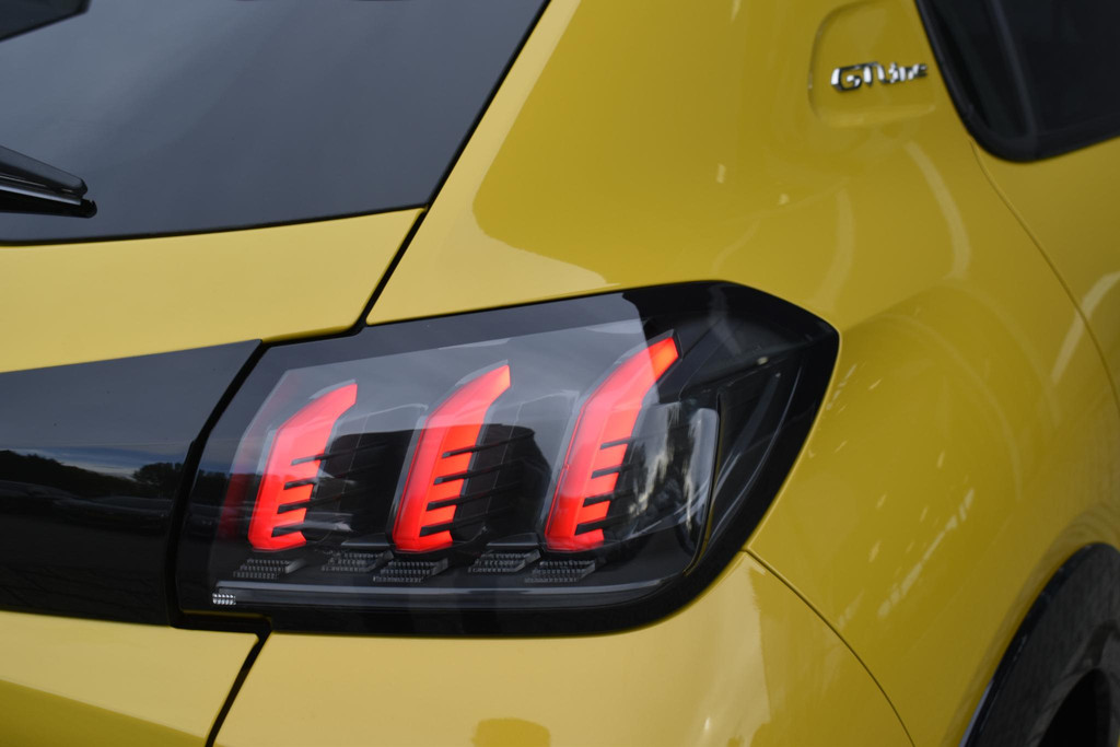 Peugeot 208 (J119XZ) met abonnement