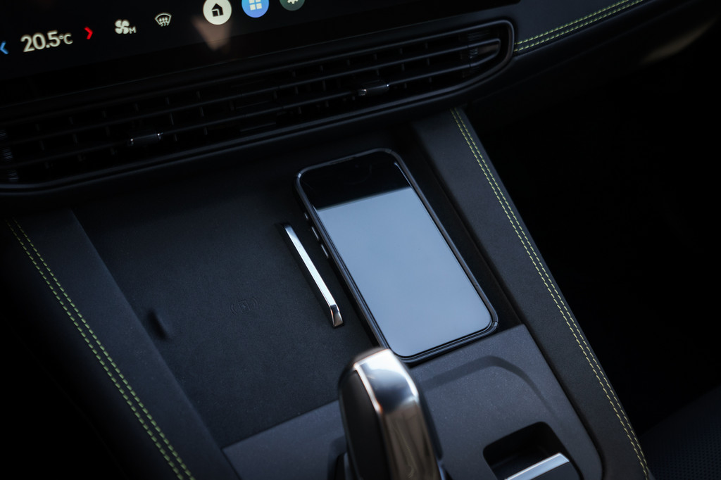 Lynk & Co 01 (JHX99L) met abonnement