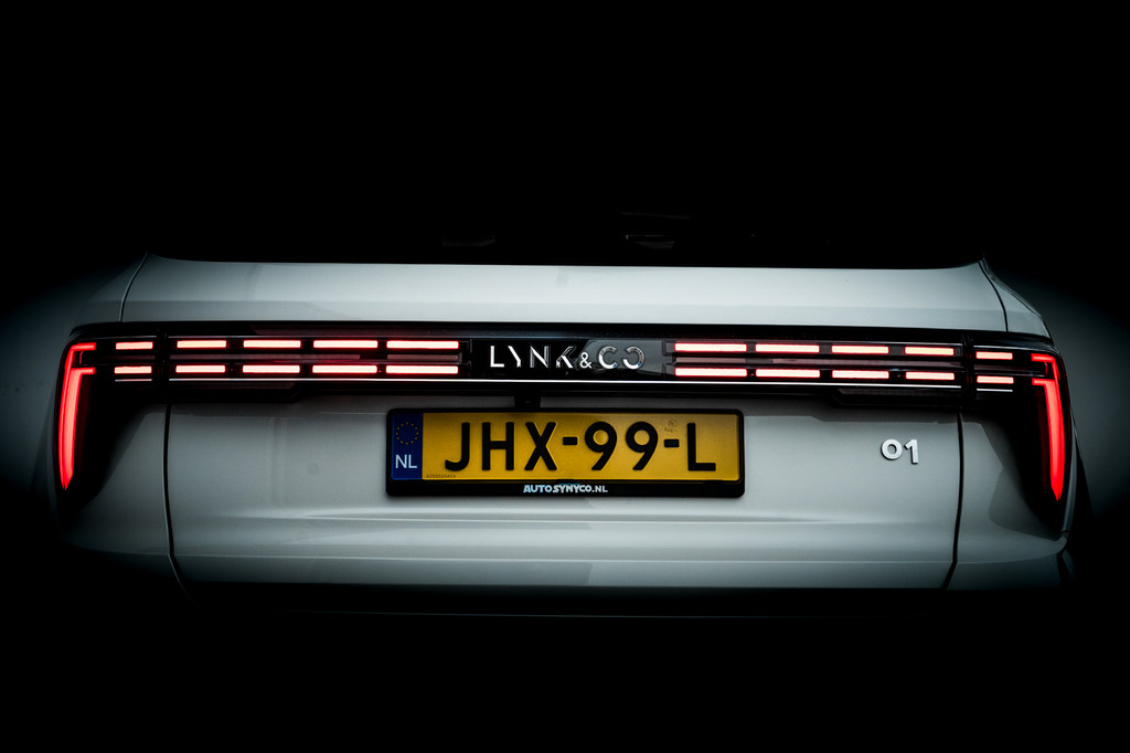 Lynk & Co 01 (JHX99L) met abonnement