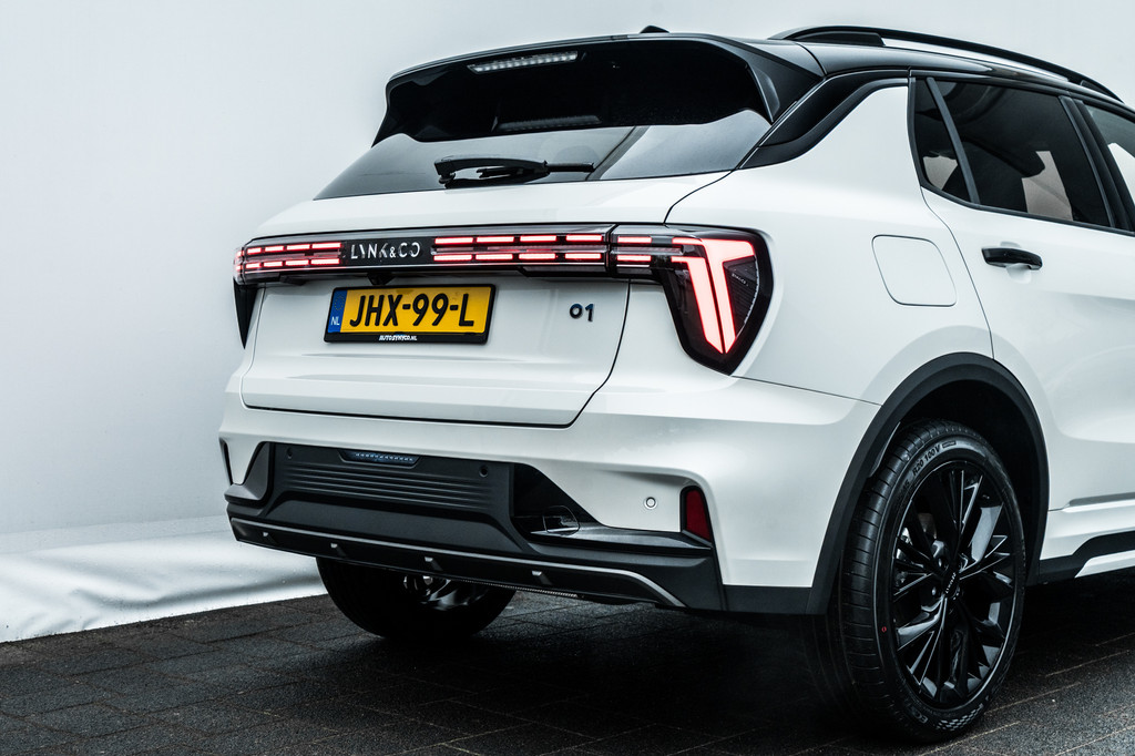Lynk & Co 01 (JHX99L) met abonnement