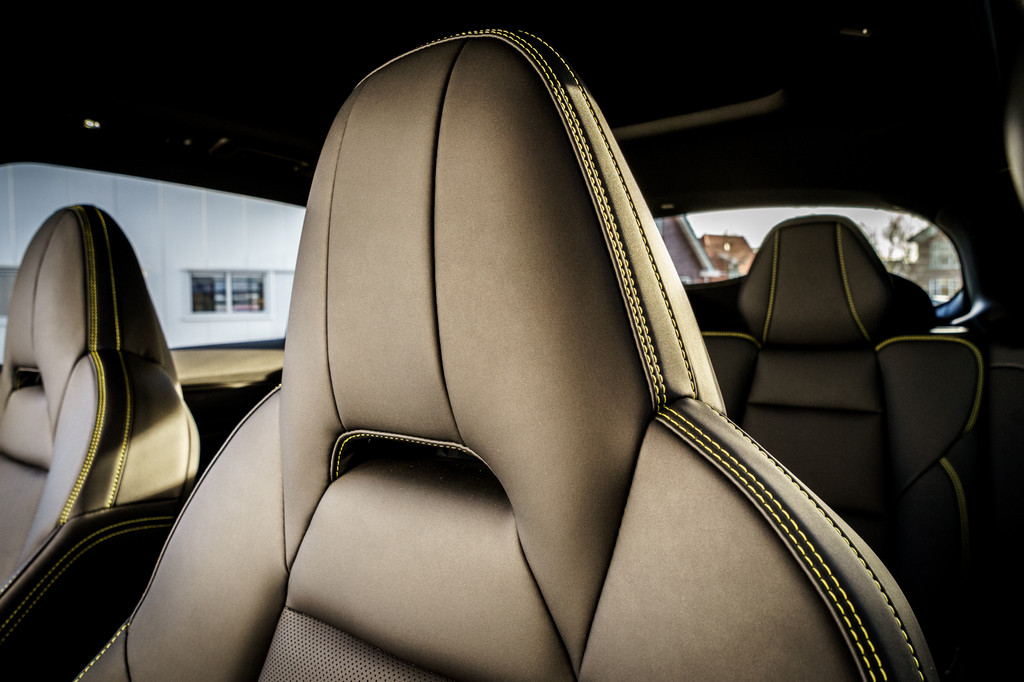 Lynk & Co 01 (JHX99L) met abonnement