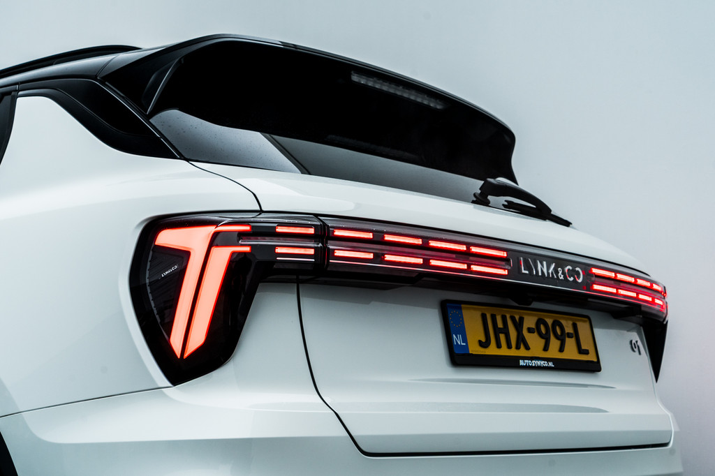 Lynk & Co 01 (JHX99L) met abonnement