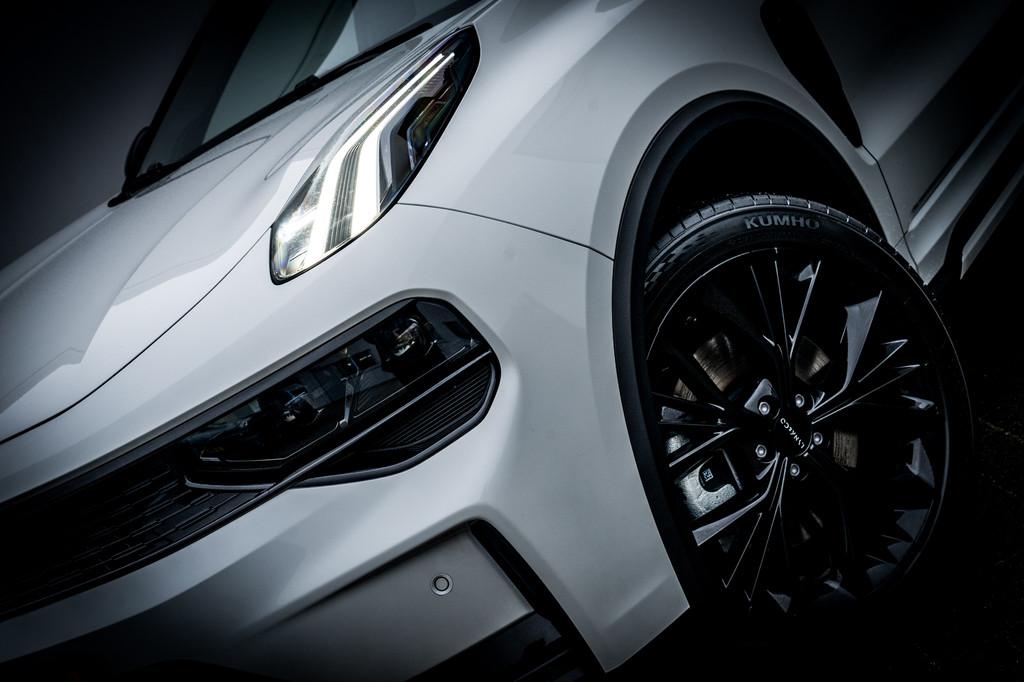 Lynk & Co 01 (JHX99L) met abonnement