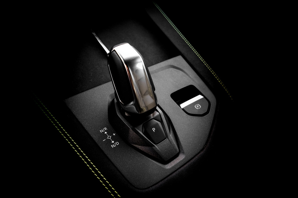 Lynk & Co 01 (JHX99L) met abonnement