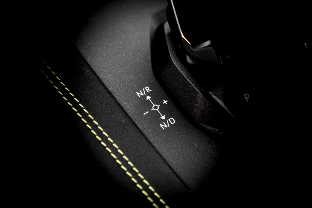 Lynk & Co 01 (JHX99L) met abonnement