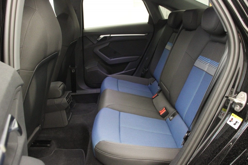 Audi A3 (L467BF) met abonnement