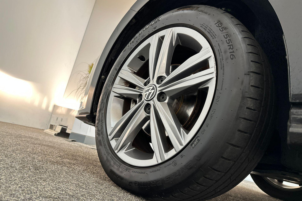 Volkswagen Polo (L175TX) met abonnement