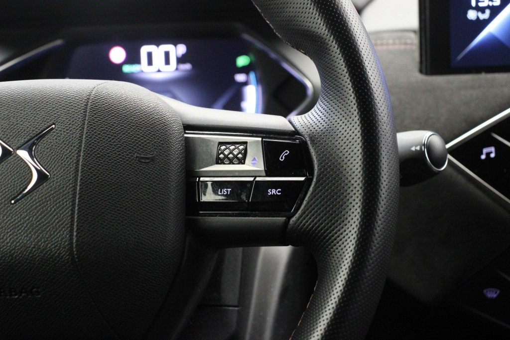 DS DS 3 (J326NN) met abonnement