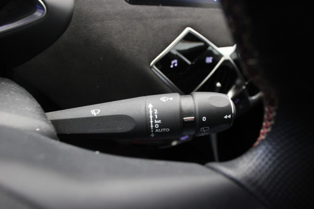 DS DS 3 (J326NN) met abonnement