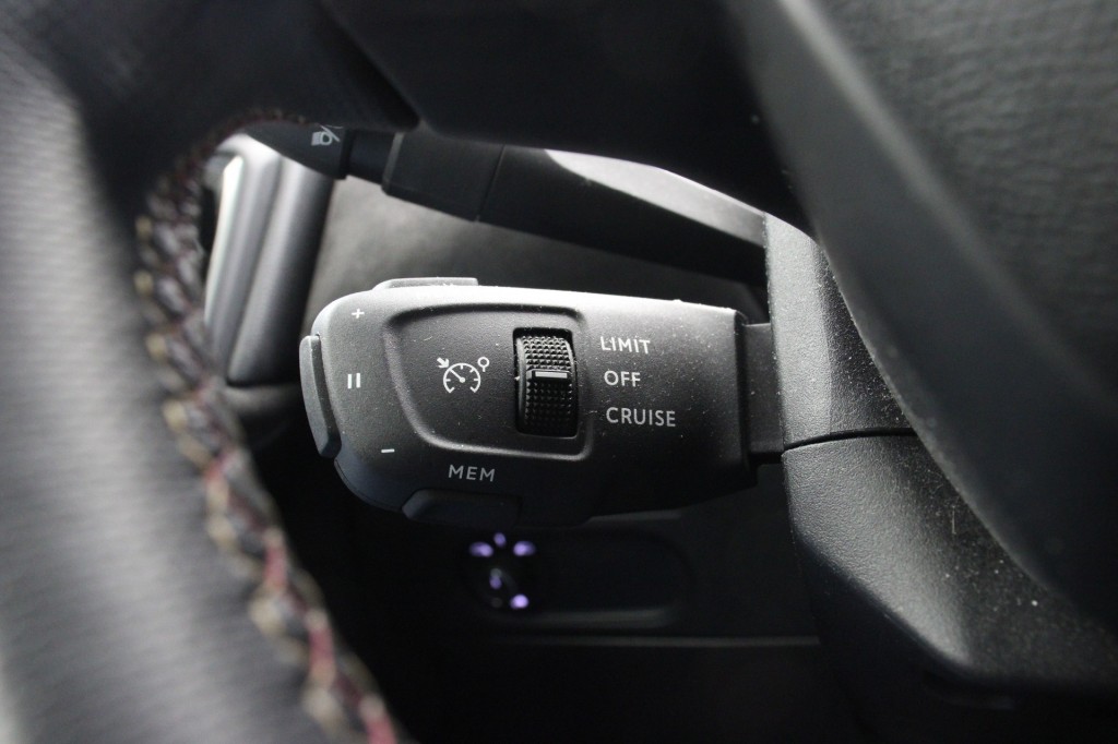 DS DS 3 (J326NN) met abonnement