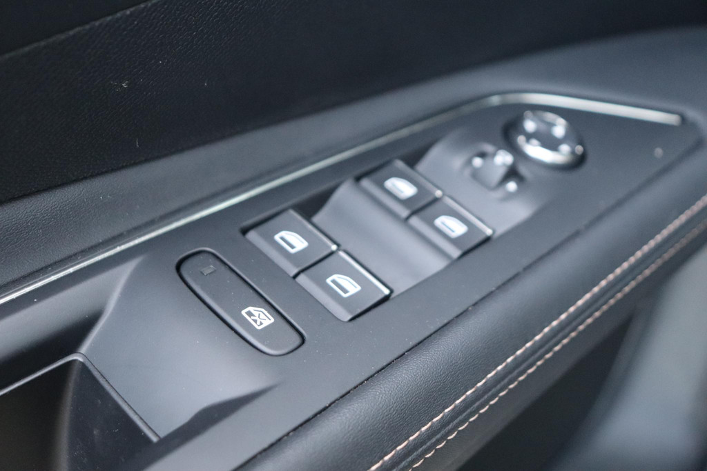 Peugeot 3008 (JHX37F) met abonnement