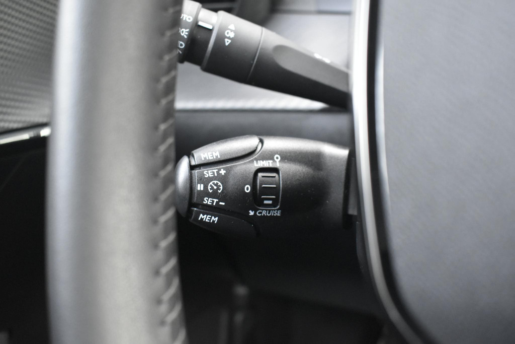 Peugeot 208 (S963XH) met abonnement