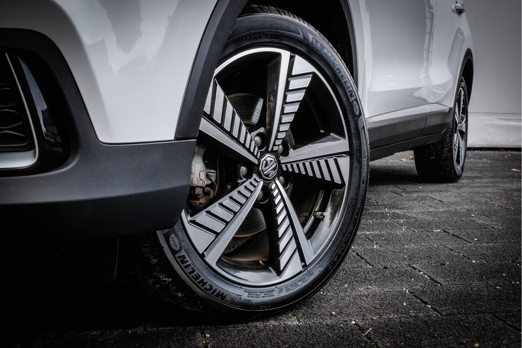 MG ZS-EV (J755LG) met abonnement