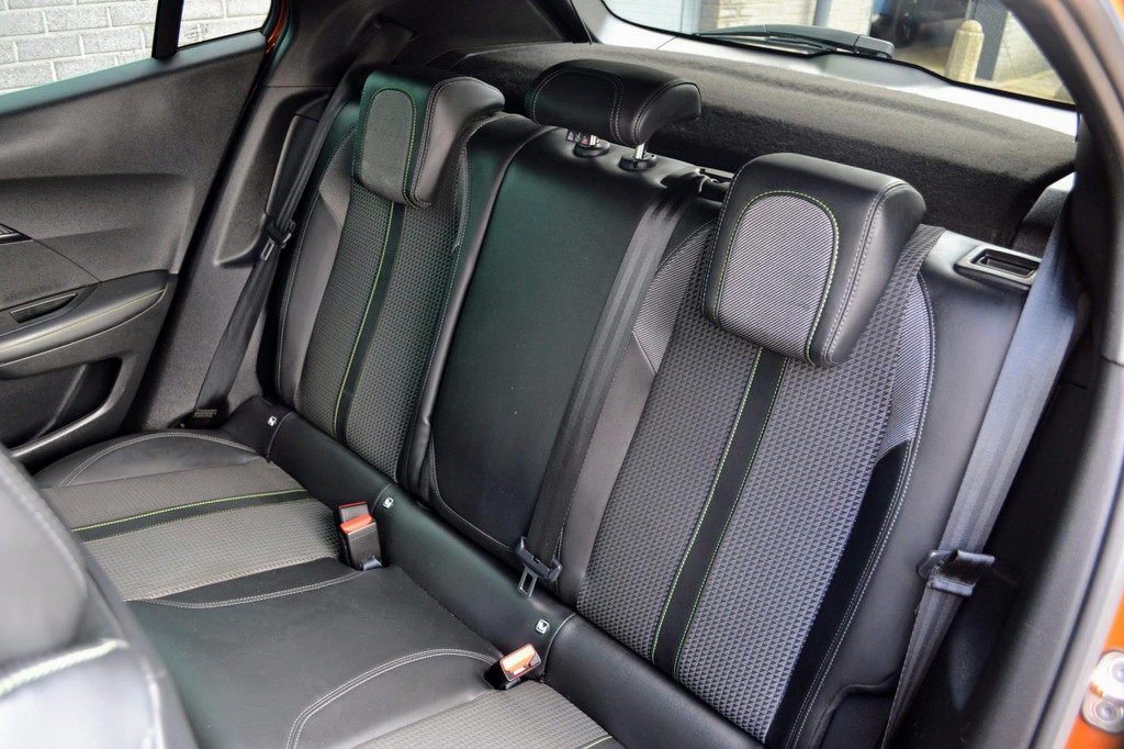 Peugeot e-2008 (P633XV) met abonnement