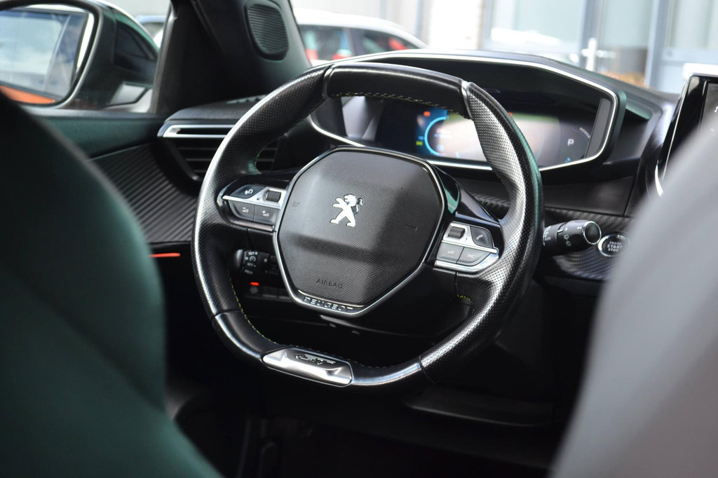 Peugeot e-2008 (P633XV) met abonnement