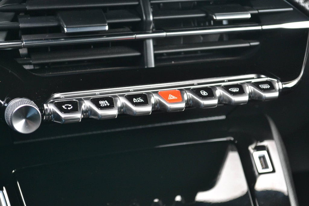 Peugeot e-2008 (P633XV) met abonnement