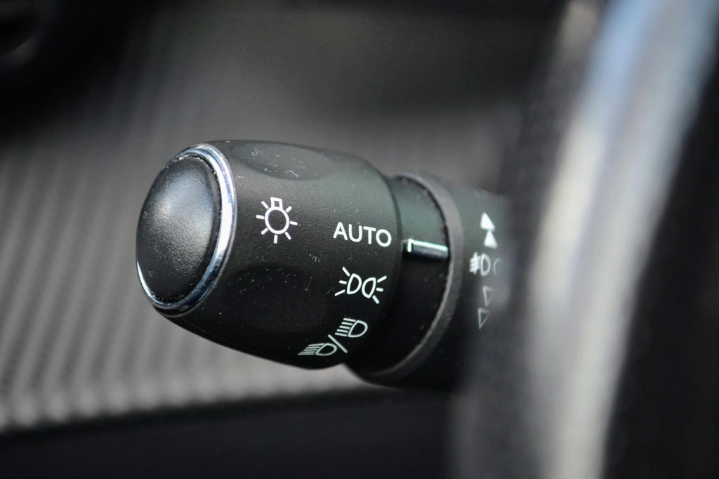 Peugeot e-2008 (P633XV) met abonnement