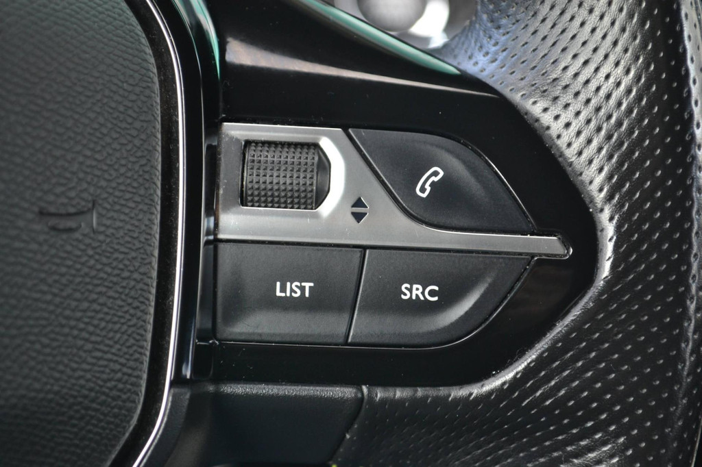 Peugeot e-2008 (P633XV) met abonnement