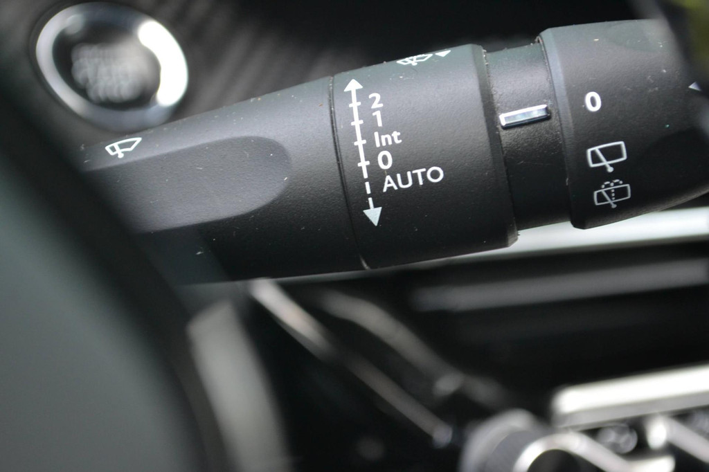 Peugeot e-2008 (P633XV) met abonnement