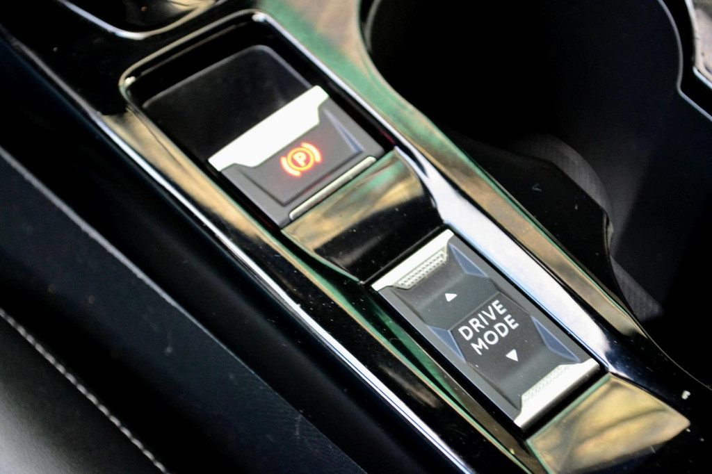 Peugeot e-2008 (P633XV) met abonnement