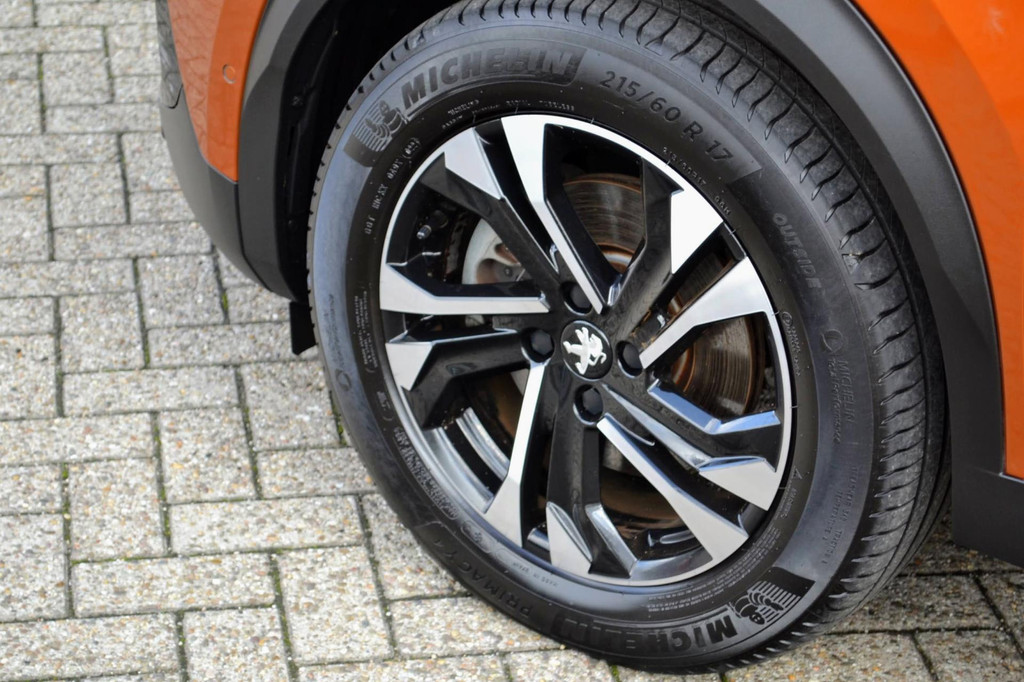 Peugeot e-2008 (P633XV) met abonnement