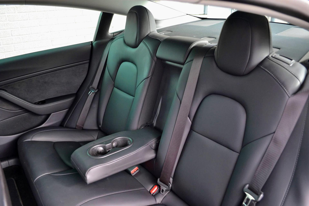 Tesla Model 3 AWD (J852JS) met abonnement