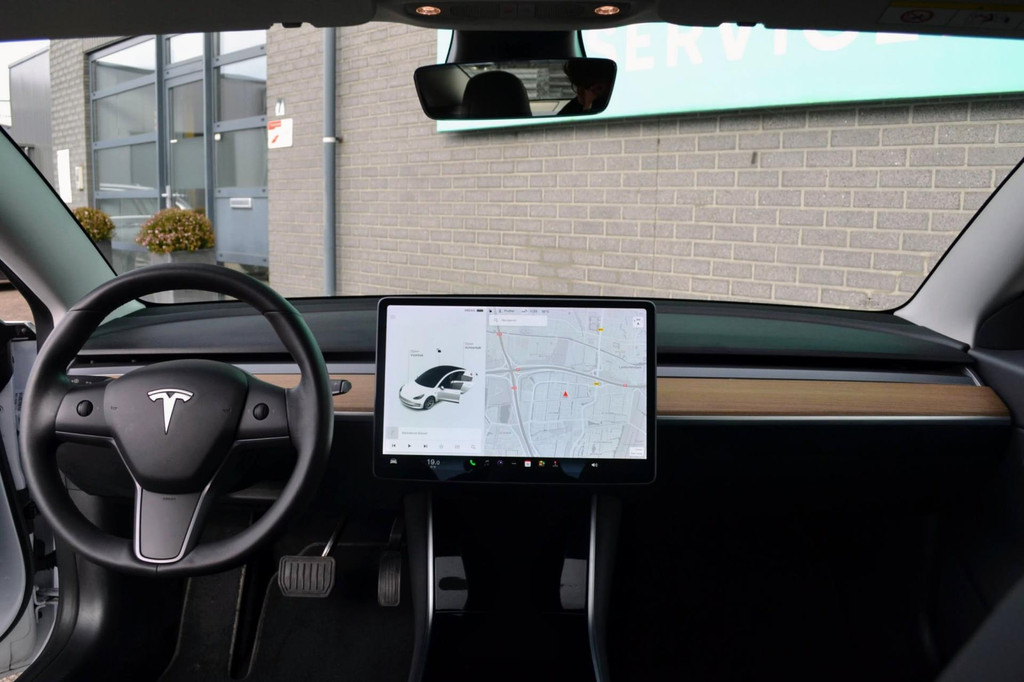 Tesla Model 3 AWD (J852JS) met abonnement