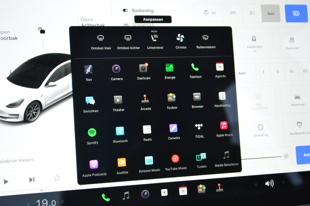 Tesla Model 3 AWD (J852JS) met abonnement