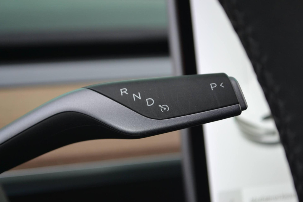 Tesla Model 3 AWD (J852JS) met abonnement