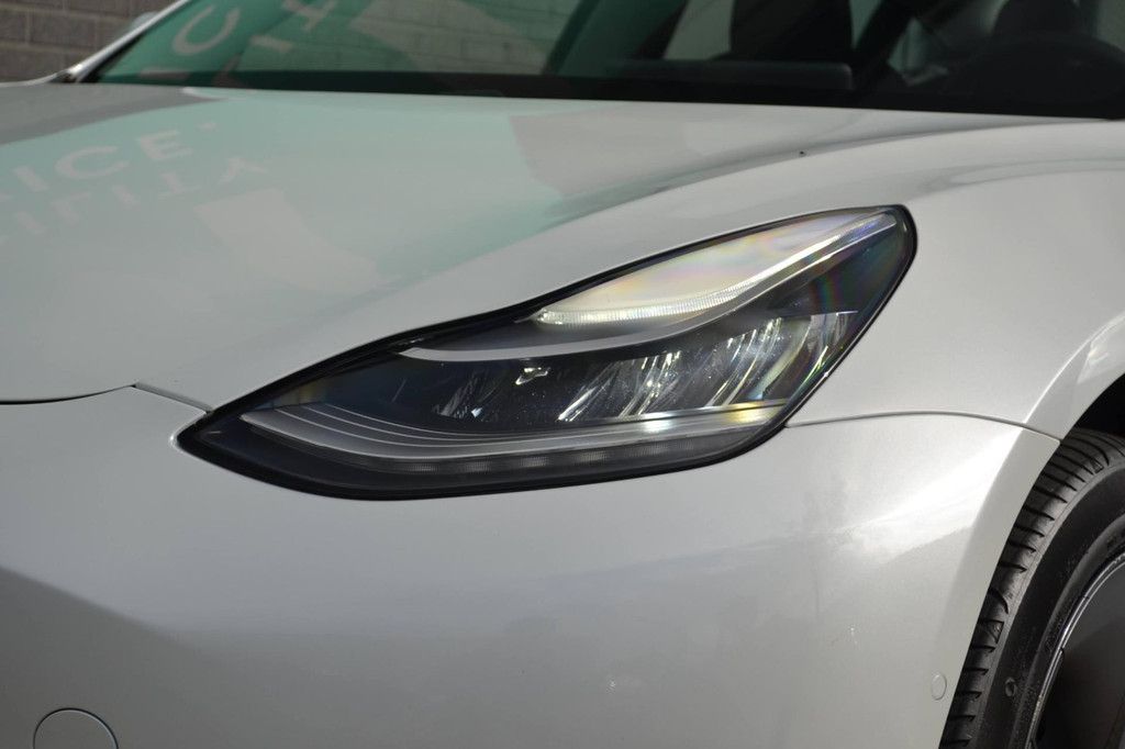 Tesla Model 3 AWD (J852JS) met abonnement