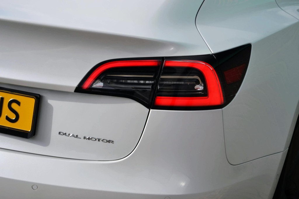 Tesla Model 3 AWD (J852JS) met abonnement