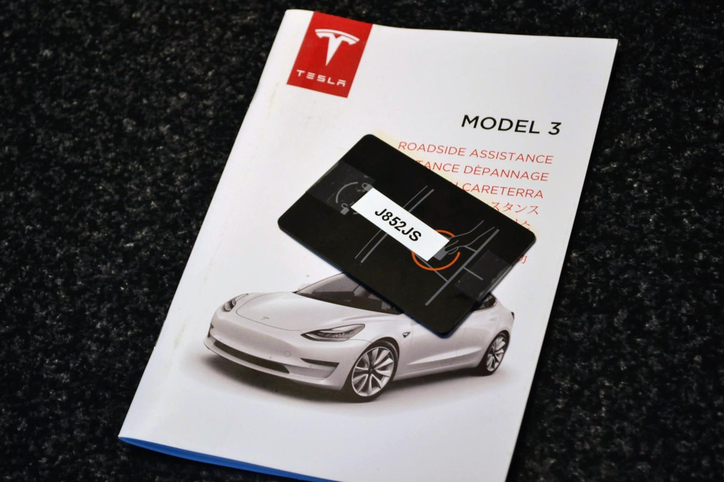 Tesla Model 3 AWD (J852JS) met abonnement
