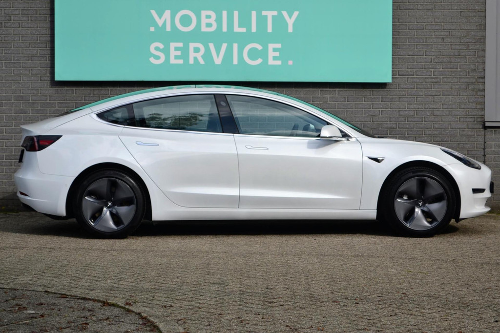 Tesla Model 3 AWD (J852JS) met abonnement