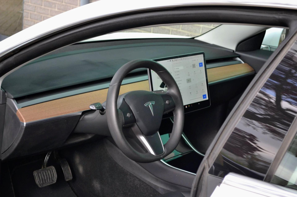 Tesla Model 3 AWD (J852JS) met abonnement