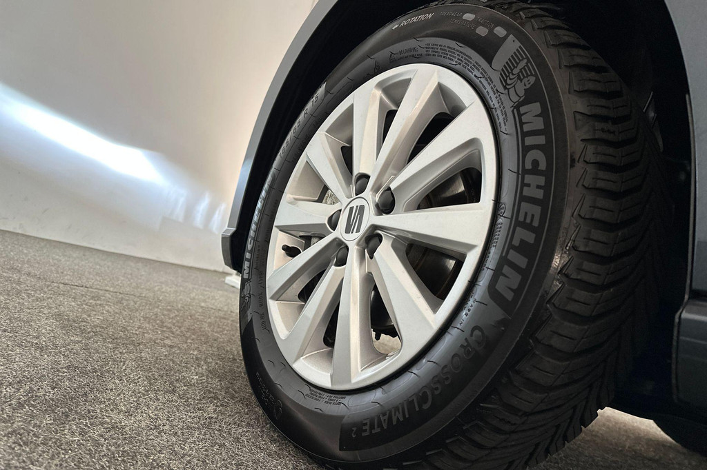 Seat Ibiza (X704NL) met abonnement