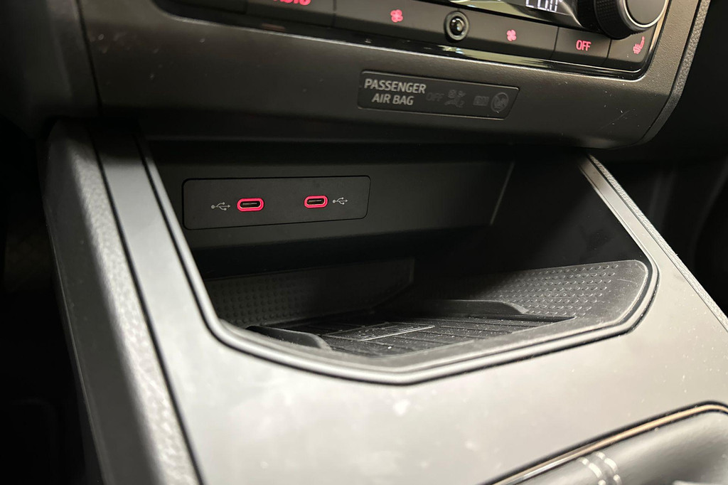 Seat Ibiza (X704NL) met abonnement