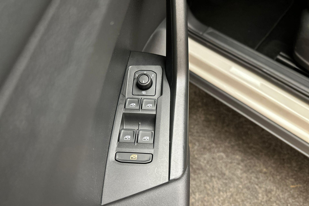 Volkswagen T-Cross (T547RH) met abonnement