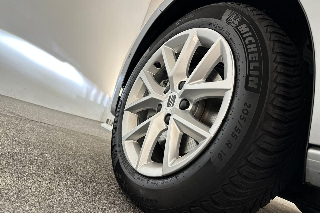 Seat Leon (X740LT) met abonnement