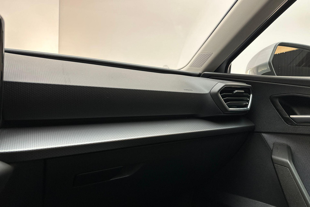 Seat Leon (X740LT) met abonnement