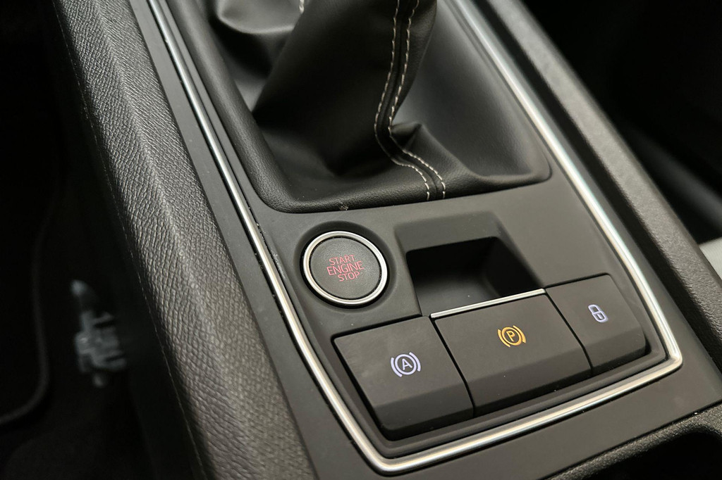 Seat Leon (X740LT) met abonnement