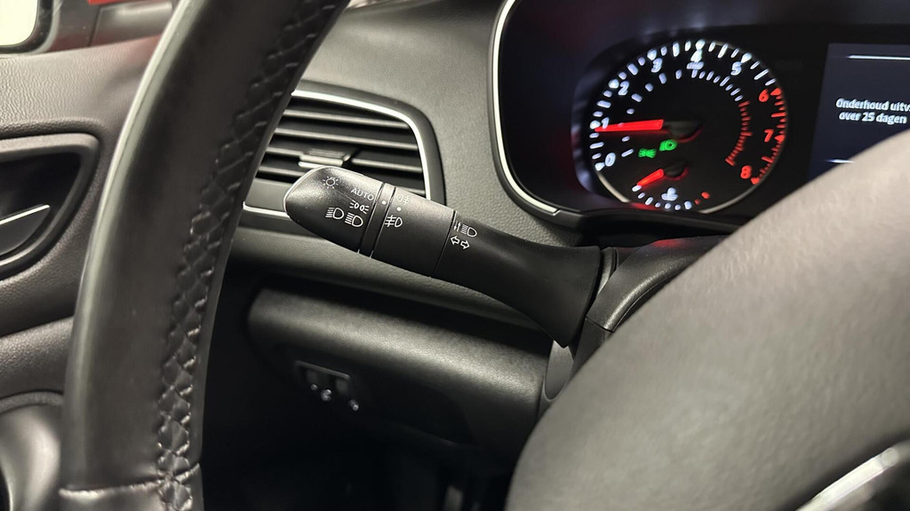 Renault MEGANE Estate (N805XT) met abonnement