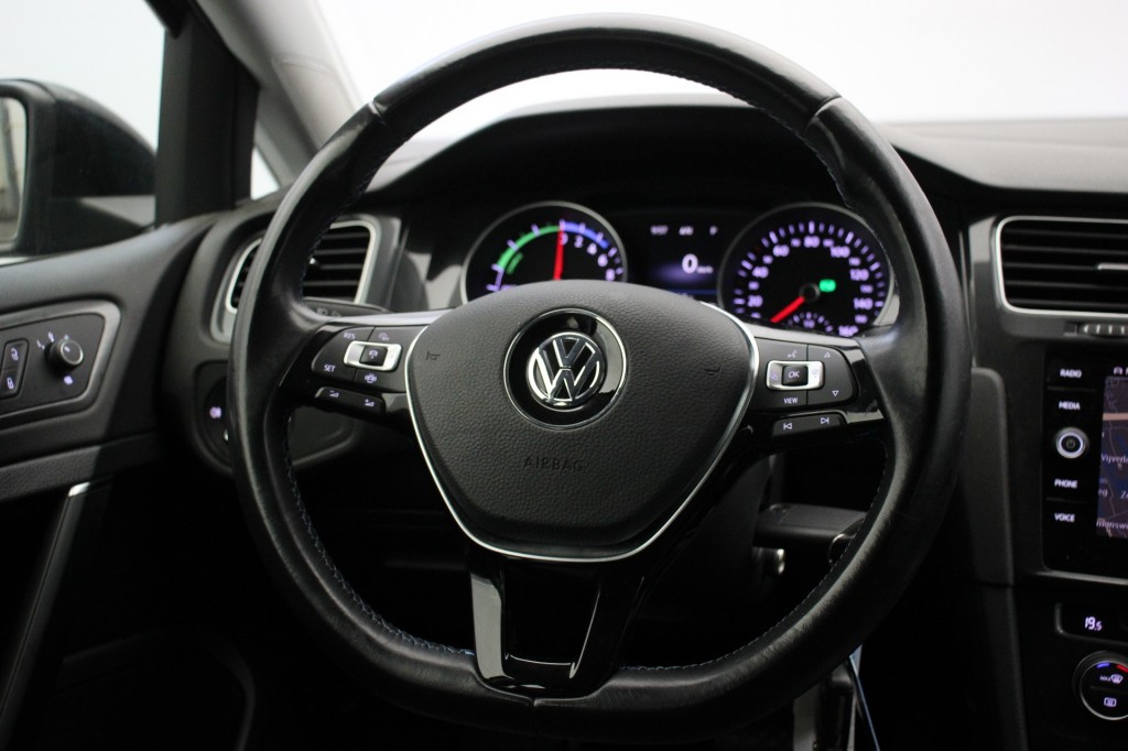 Volkswagen e-Golf (G877JS) met abonnement