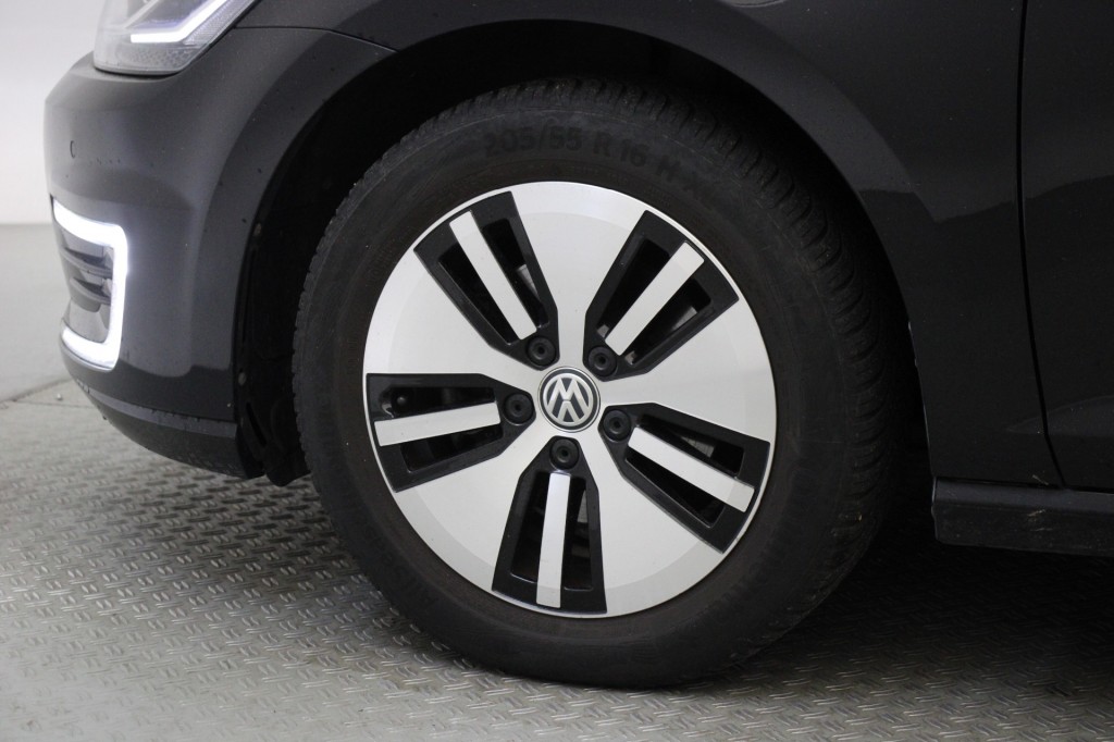 Volkswagen e-Golf (G877JS) met abonnement