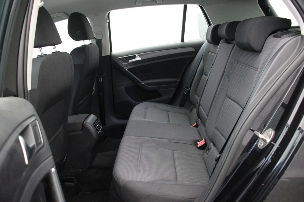 Volkswagen e-Golf (G877JS) met abonnement